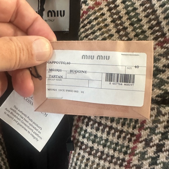 Miu Miu Single-Breasted Tartan coat cut for a oversized fit Lapel collar size 40 - Picture 13 of 16